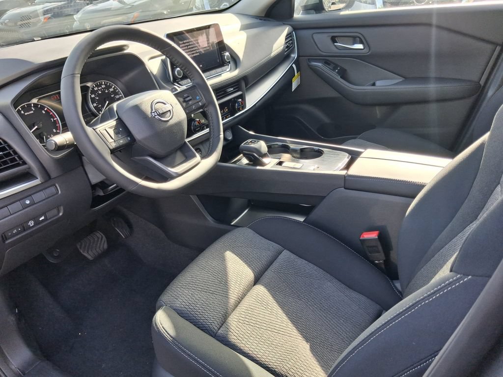 Used 2026 Nissan Rogue SV FWD image 14