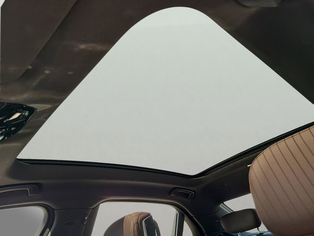 Used 2025 BMW 740i RWD image 22