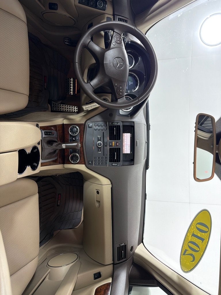 Used 2010 Mercedes-Benz C 300 4MATIC Sedan image 25