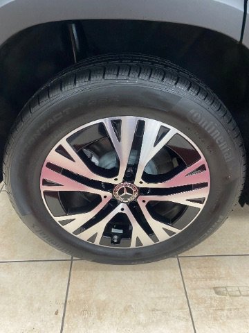 Used 2025 Mercedes-Benz GLB 250 image 34