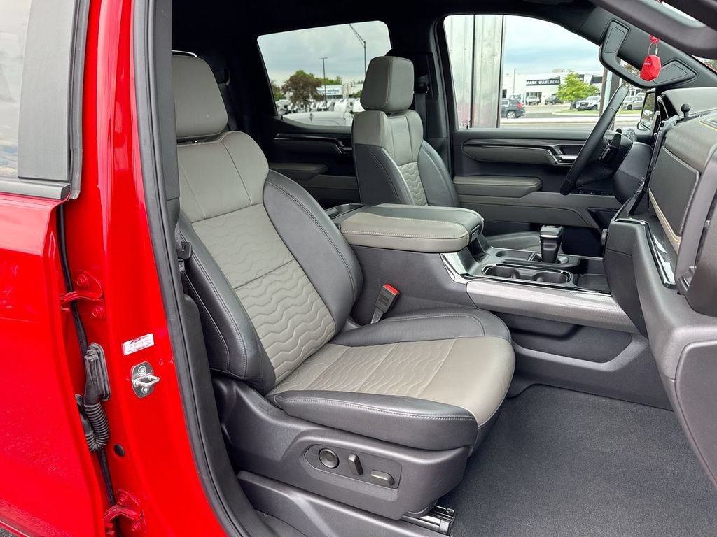 Used 2024 Chevrolet Silverado 1500 ZR2 w/ Technology Package AWD/4WD image 25