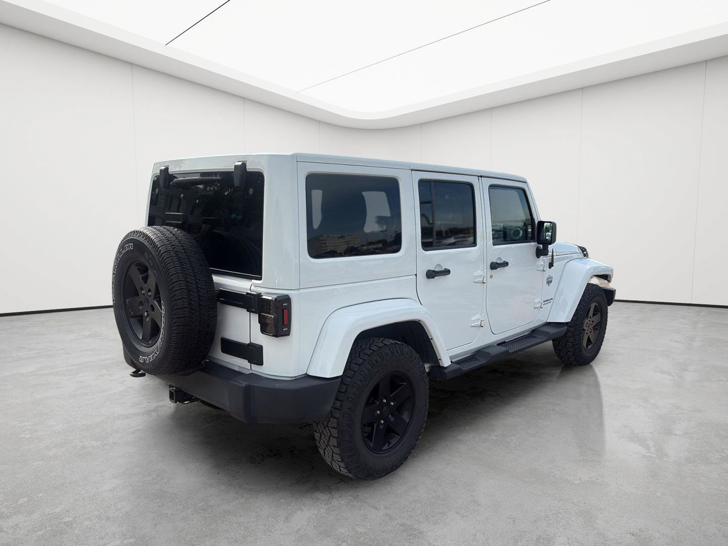 Used 2012 Jeep Wrangler Unlimited Sahara AWD/4WD image 4
