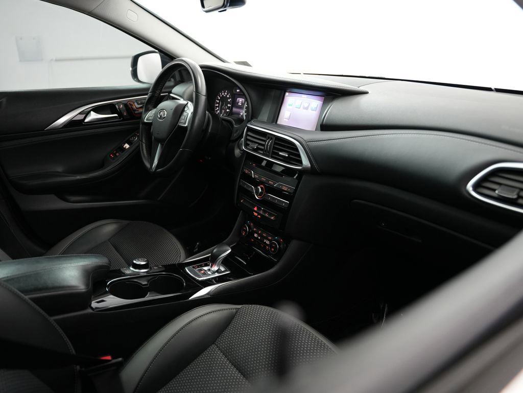 Used 2019 INFINITI QX30 w/ Navigation Package image 47