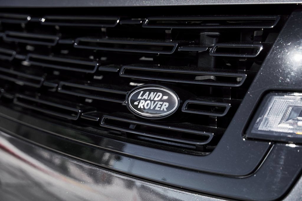 Used 2024 Land Rover Range Rover SE AWD/4WD image 8