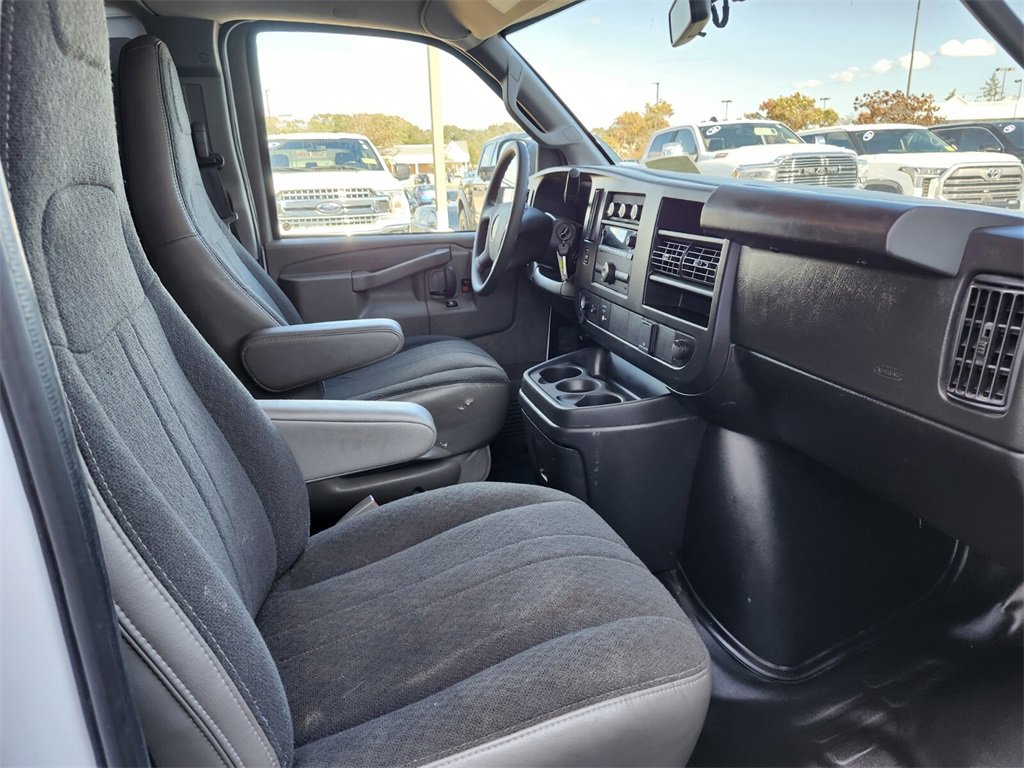 Used 2023 GMC Savana 2500 w/ Driver Convenience Package image 11