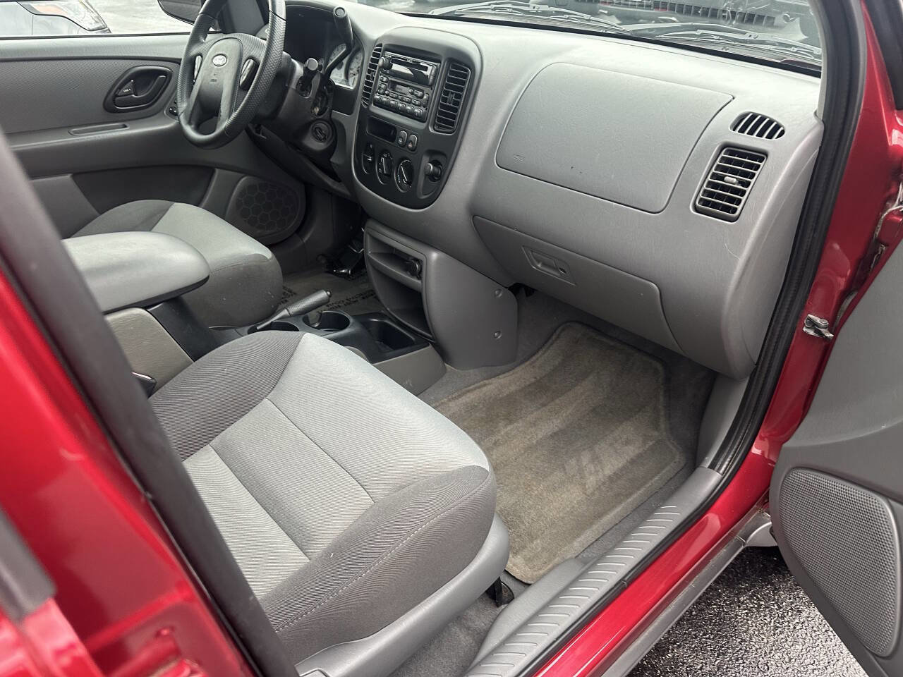 Used 2003 Ford Escape XLS image 19