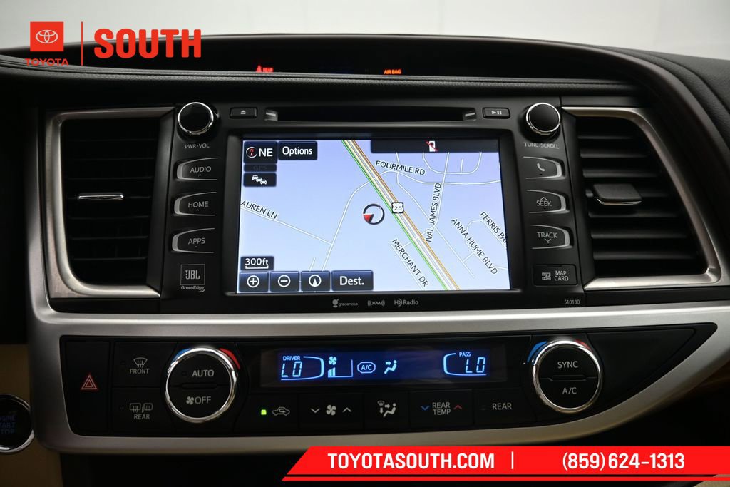 Used 2017 Toyota Highlander Limited AWD/4WD image 18