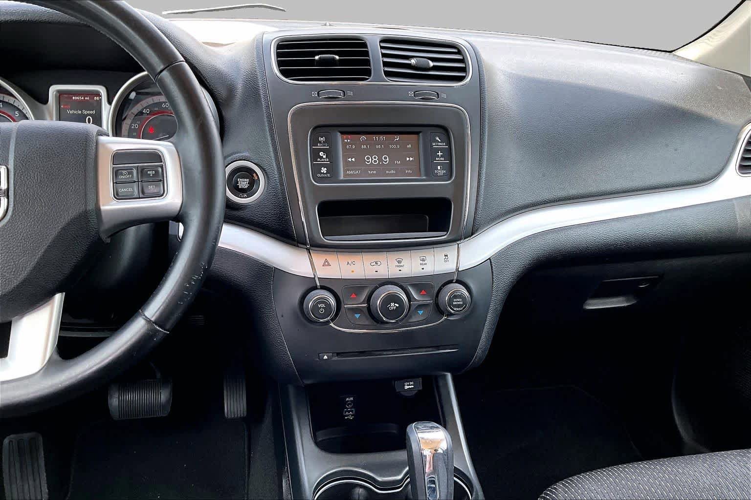 Used 2019 Dodge Journey SE w/ Connectivity Group FWD image 7
