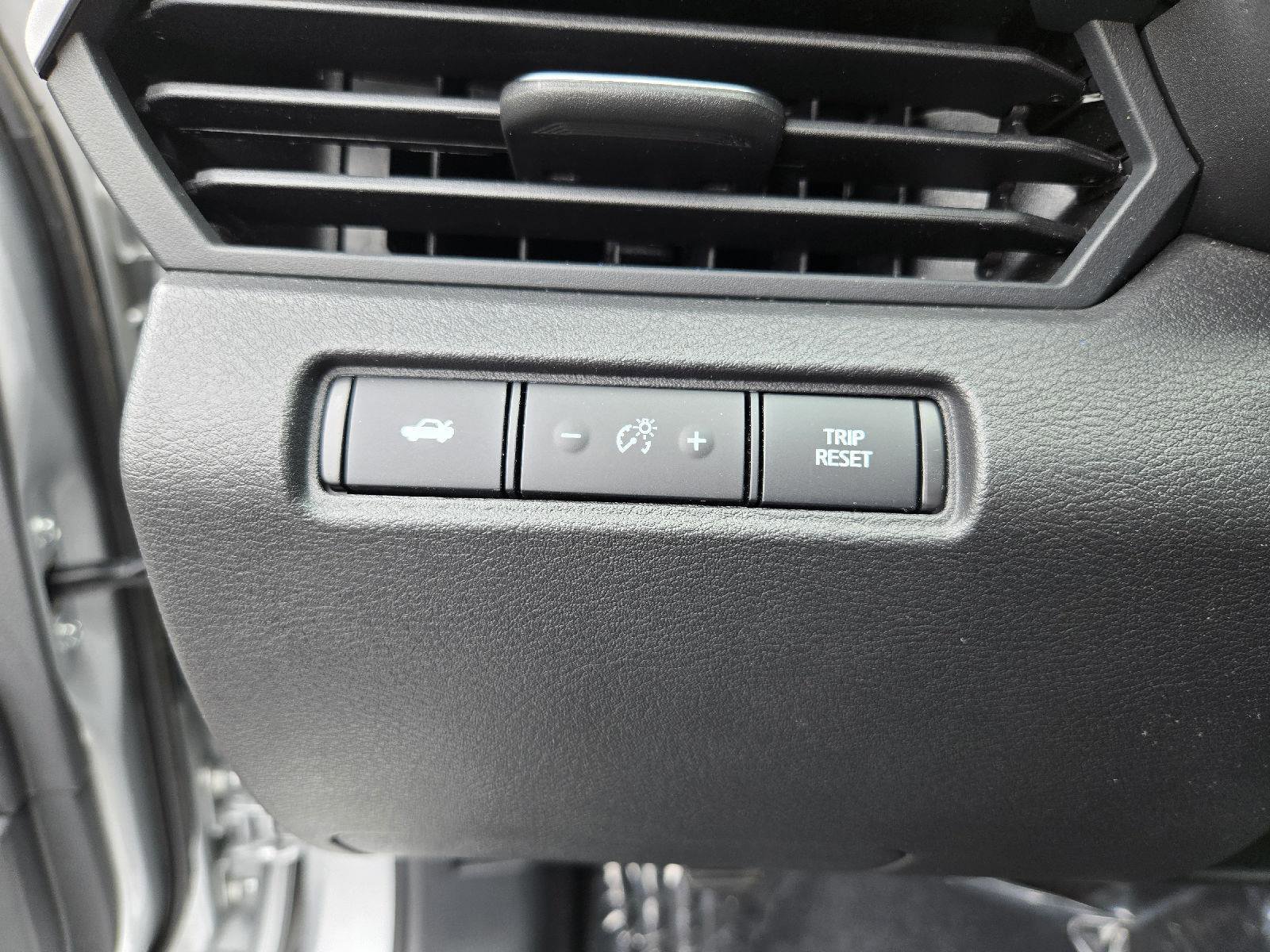 Used 2025 Nissan Altima 2.5 SR FWD image 15