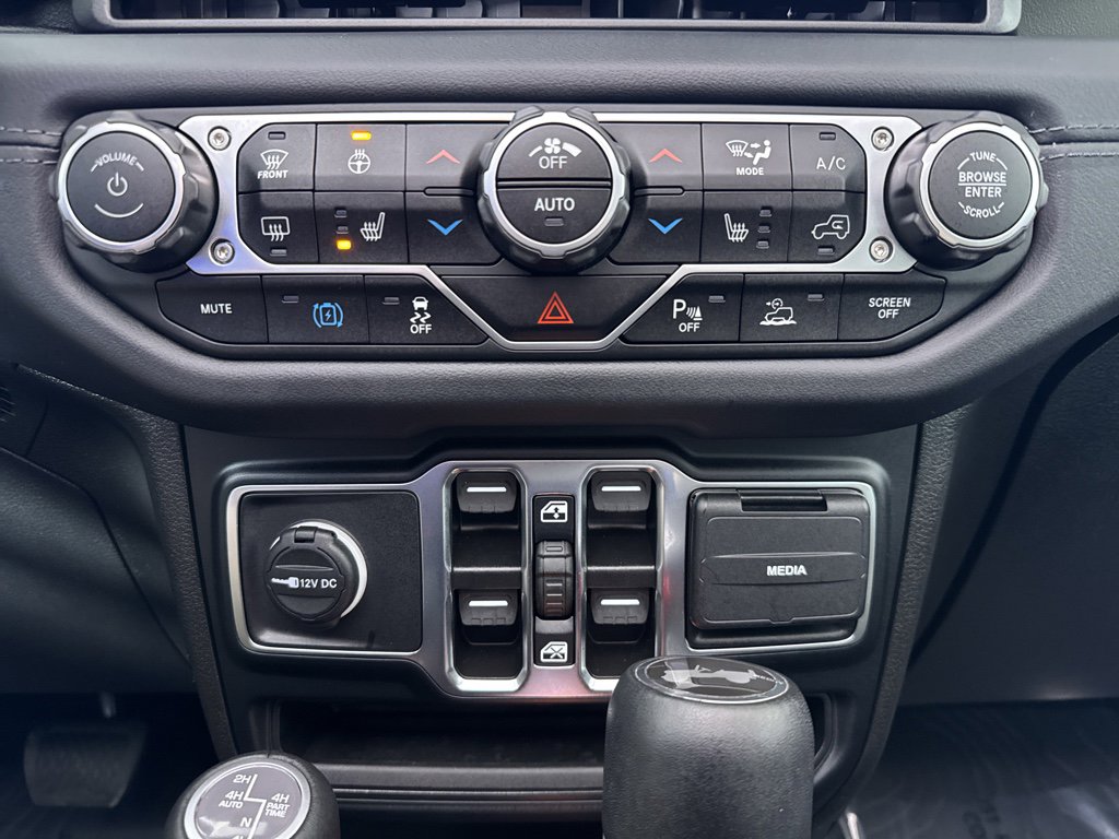 Used 2024 Jeep Wrangler High Altitude AWD/4WD image 26