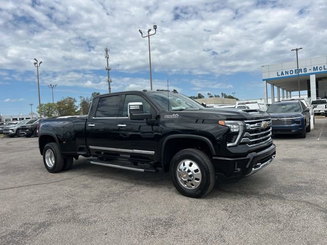 Used 2024 Chevrolet Silverado 3500 High Country w/ High Country Premium Package image 1