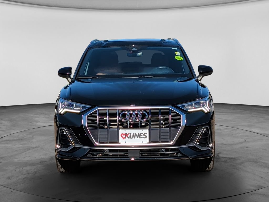 Used 2023 Audi Q3 2.0T Premium Plus w/ Premium Plus Package AWD/4WD image 2