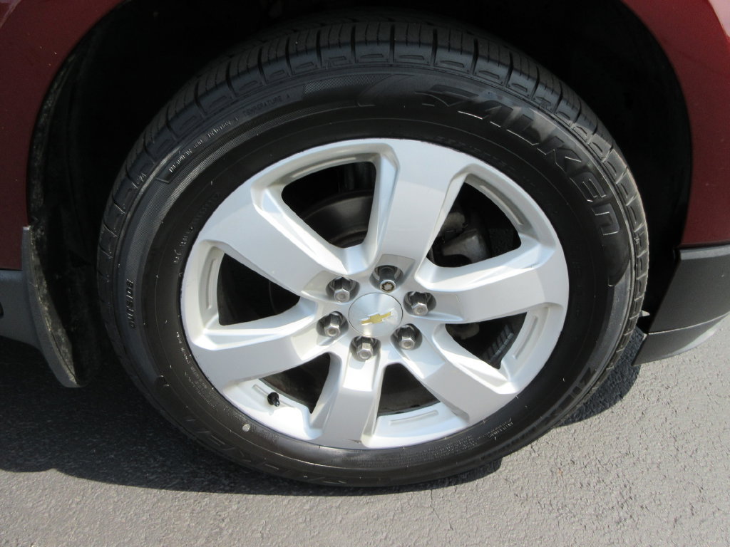 Used 2017 Chevrolet Traverse LT w/ Style and Technology Package FWD image 9
