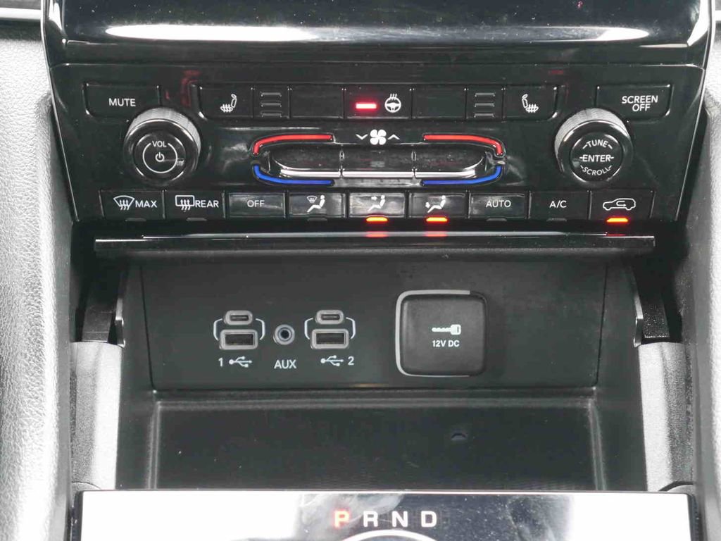 Certified 2024 Jeep Grand Cherokee L Laredo image 8