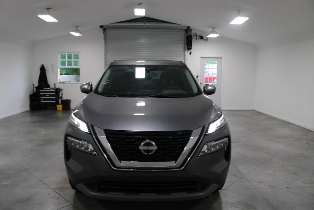 Used 2023 Nissan Rogue SV AWD/4WD image 3