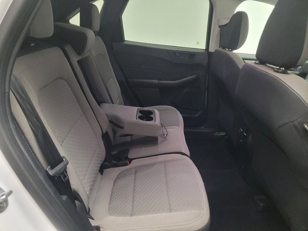 Used 2022 Ford Escape SE w/ SE Sport Appearance Package image 19