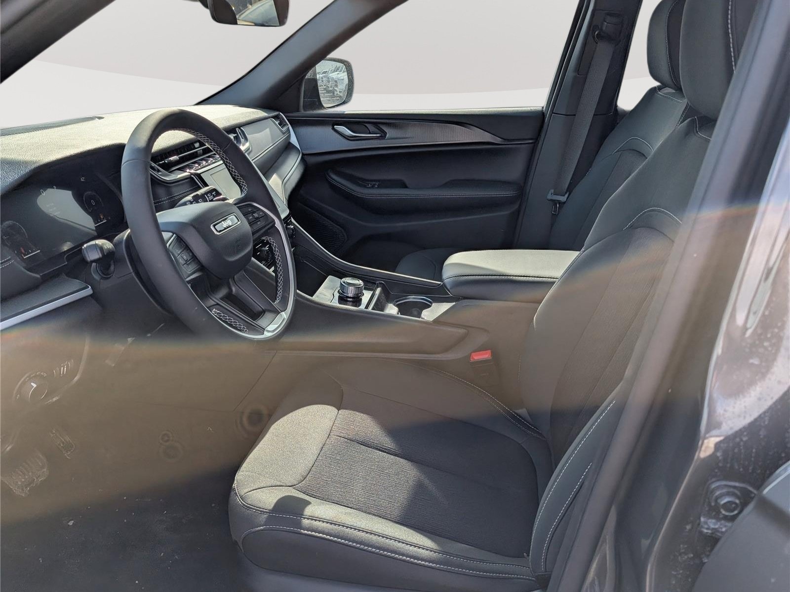 New 2026 Jeep Grand Cherokee Laredo AWD/4WD image 10