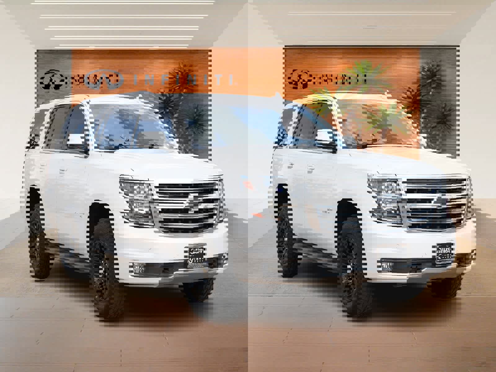 Used 2016 Chevrolet Tahoe LT w/ Luxury Package image 3