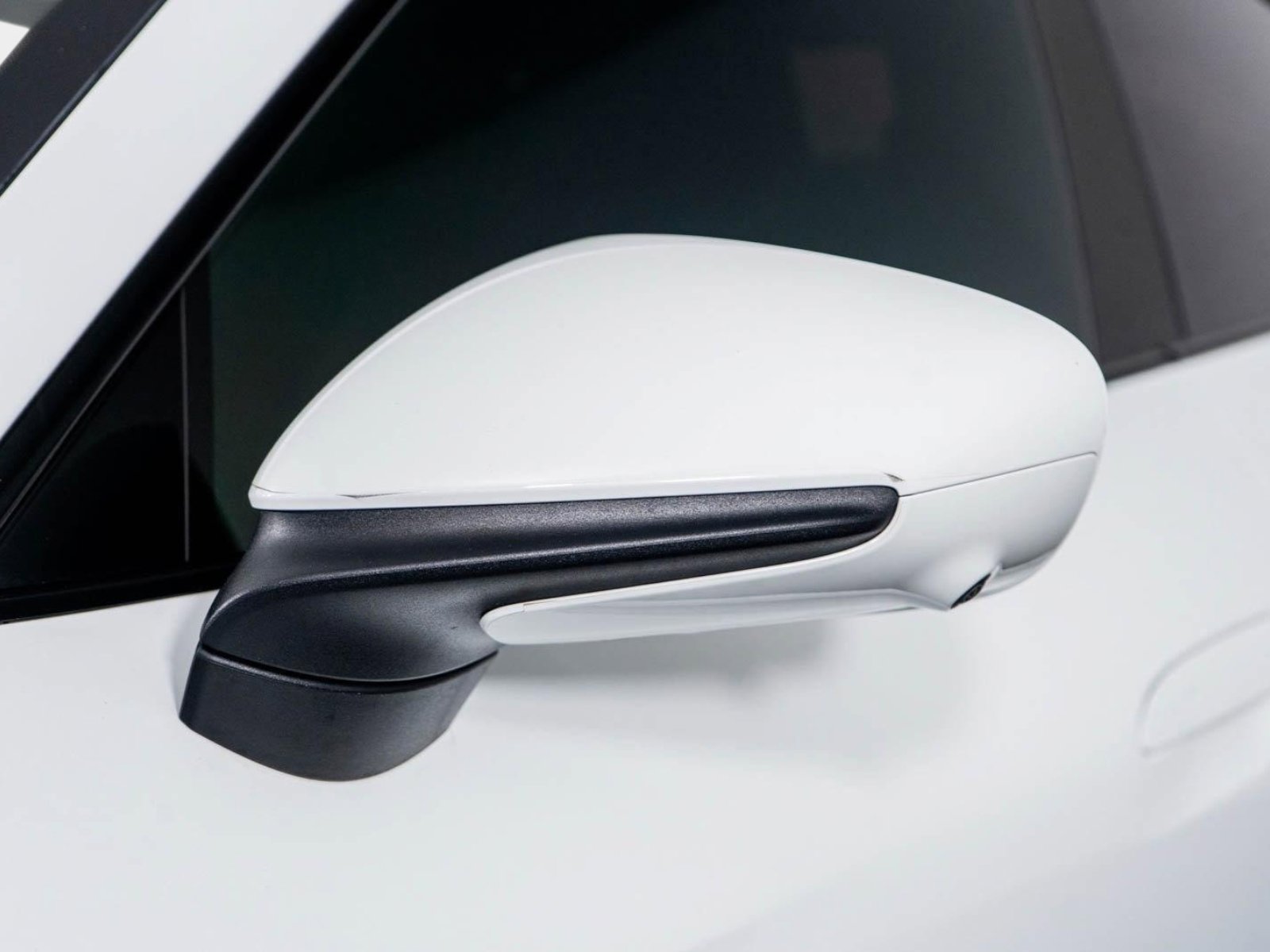 Used 2024 Porsche Taycan GTS w/ Premium Package (P6U) image 29