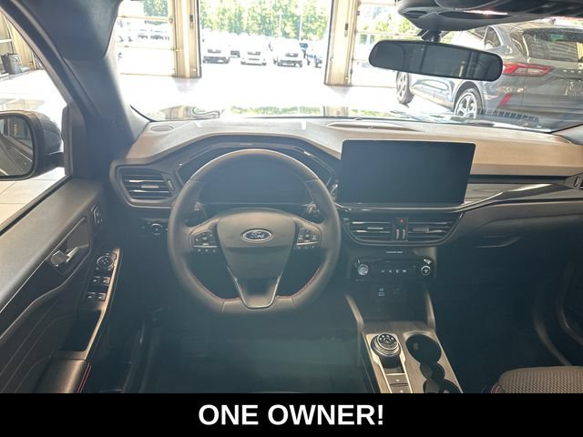 Used 2023 Ford Escape ST-Line Select w/ Tech Pack #2 AWD/4WD image 2
