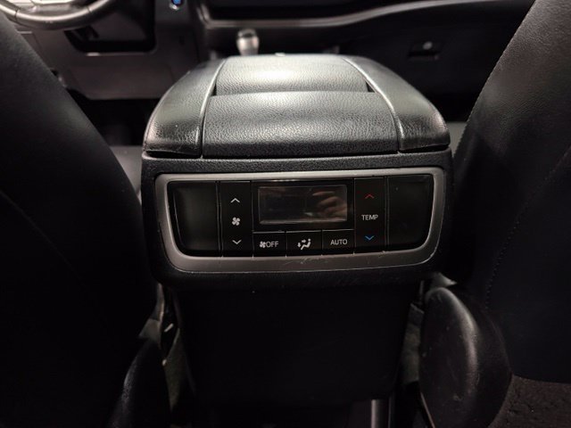 Used 2018 Toyota Highlander Limited AWD/4WD image 16