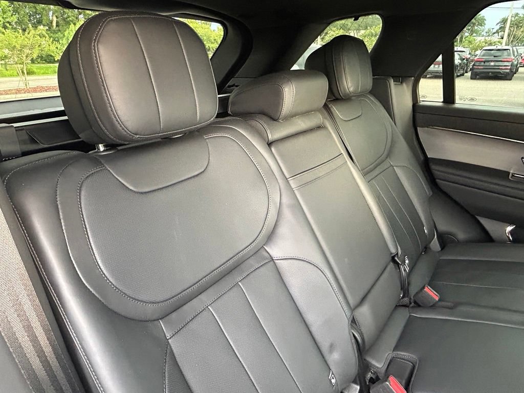 Used 2025 Land Rover Range Rover Sport SE AWD/4WD image 44