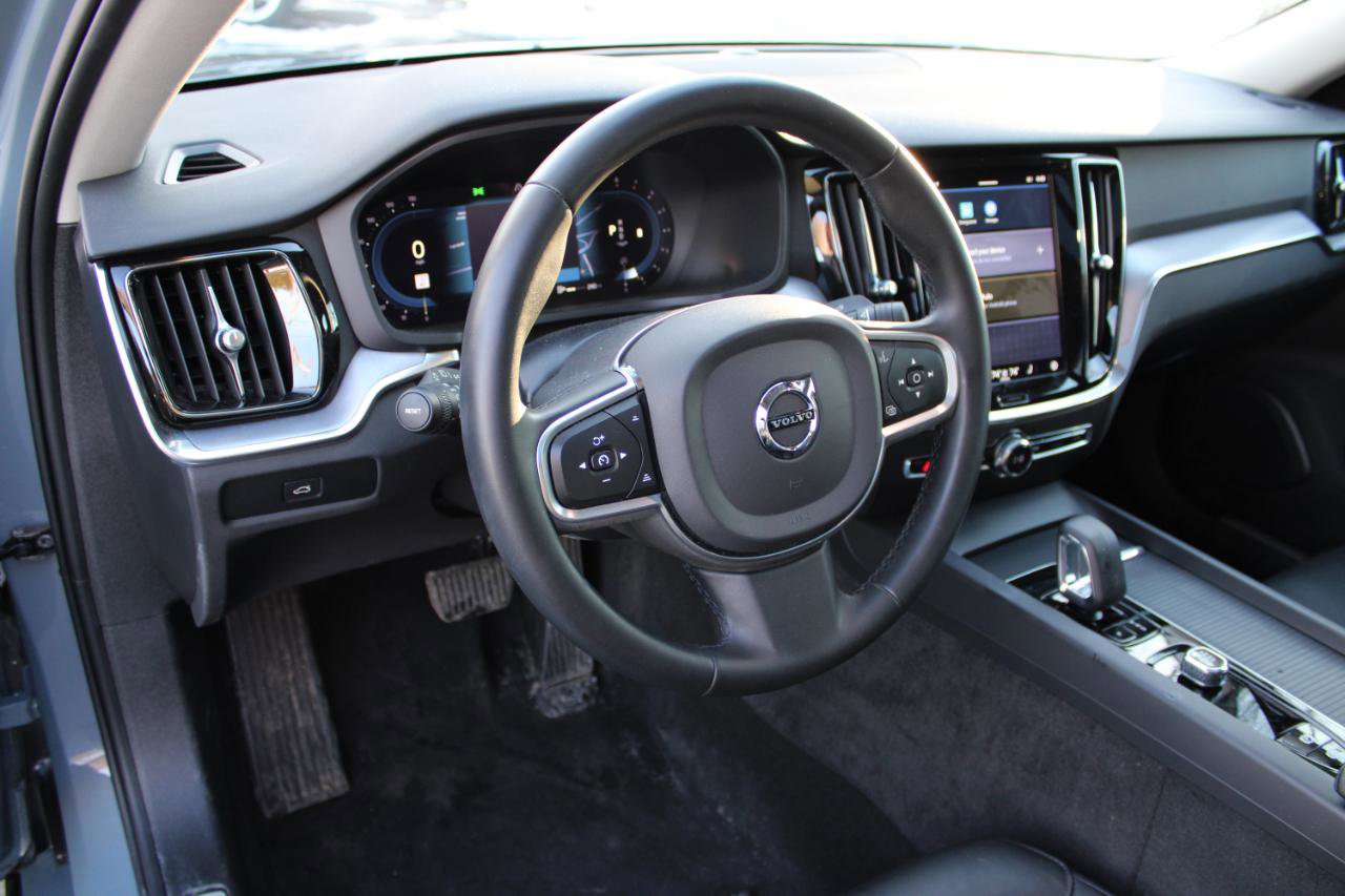 Used 2023 Volvo S60 B5 Core image 12