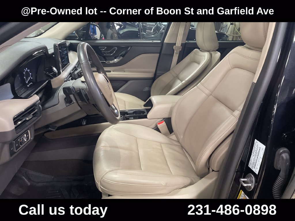 Used 2021 Lincoln Corsair AWD w/ Premium Package image 14