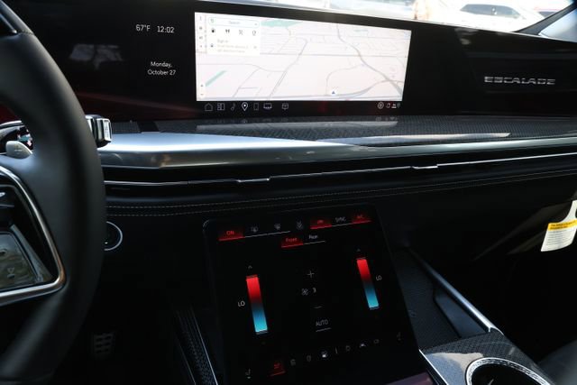 Used 2025 Cadillac Escalade V w/ LPO, ONYX Package image 18