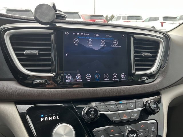 Used 2020 Chrysler Pacifica Touring w/ Advanced Safetytec Group image 45