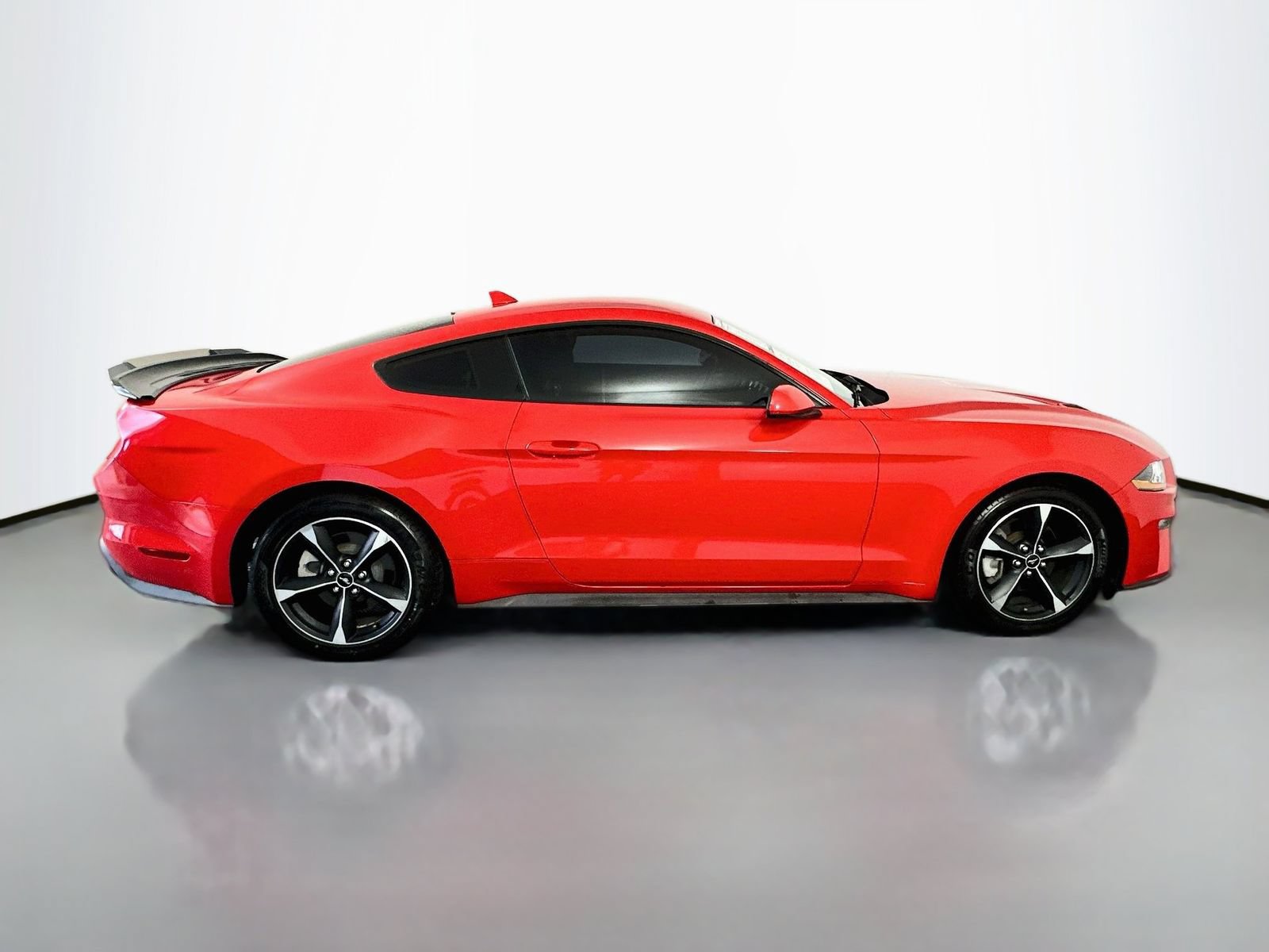 Used 2020 Ford Mustang Coupe RWD image 8