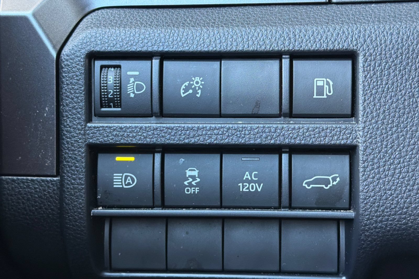 Used 2025 Toyota 4Runner TRD Off-Road Premium AWD/4WD image 35
