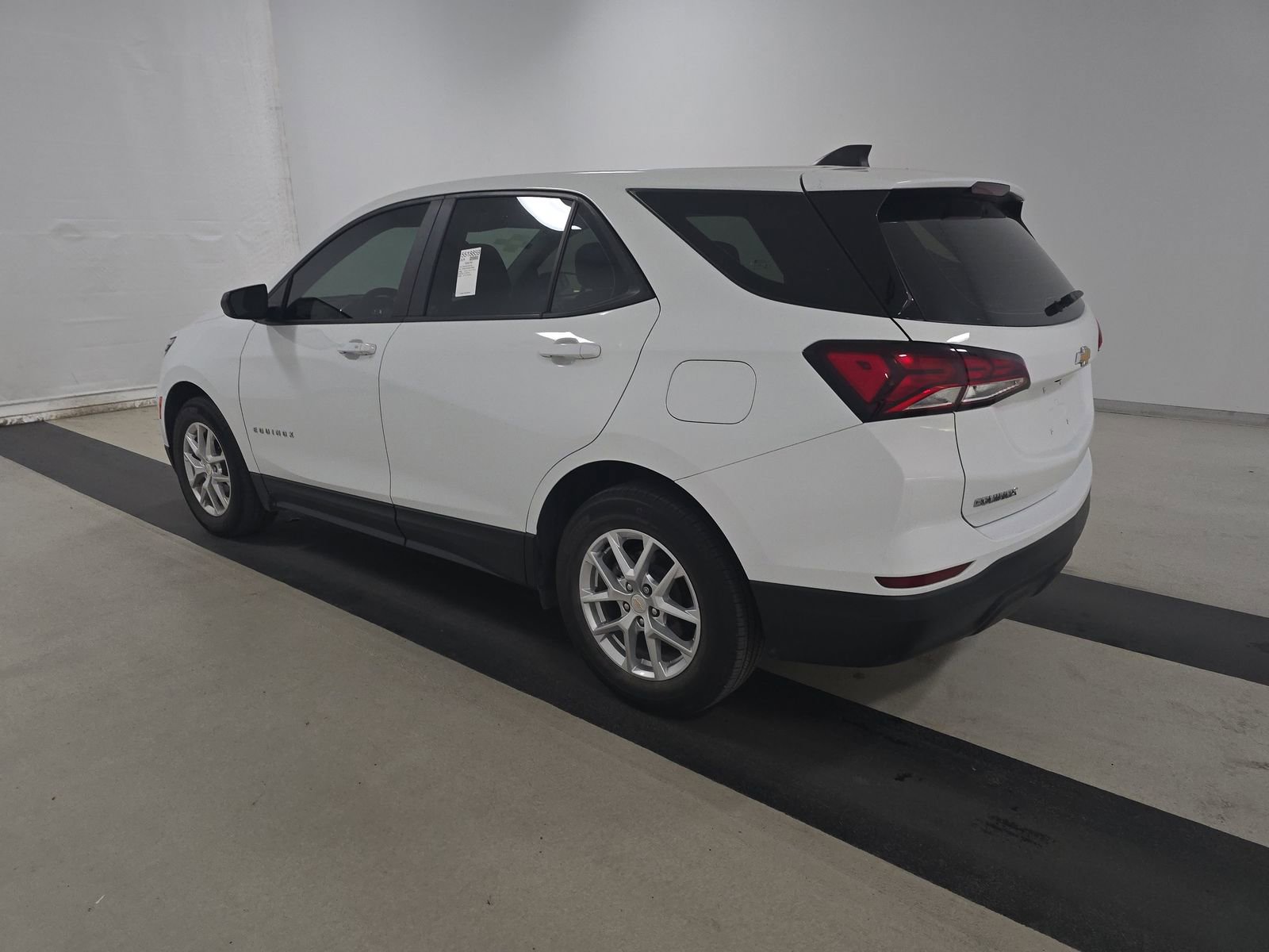 Used 2022 Chevrolet Equinox LS image 7