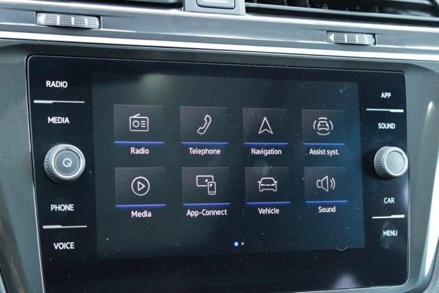 Used 2024 Volkswagen Tiguan SE w/ Panoramic Sunroof Package AWD/4WD image 25