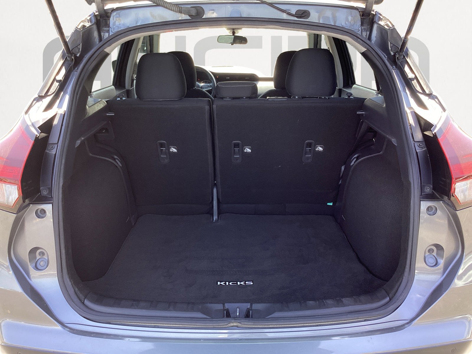 Used 2022 Nissan Kicks SV image 16