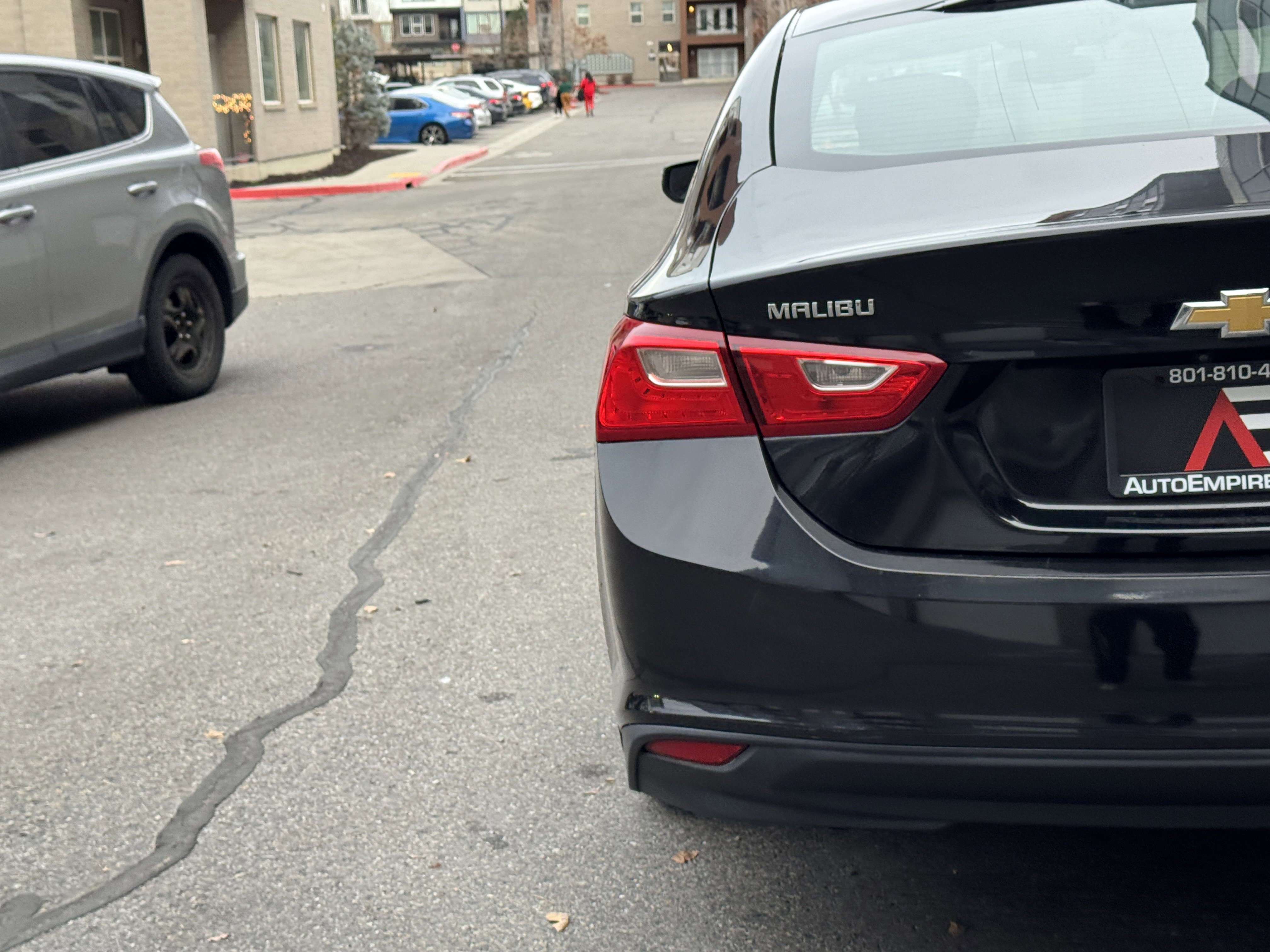 Used 2018 Chevrolet Malibu LT FWD image 4