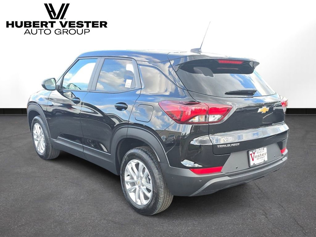 New 2026 Chevrolet TrailBlazer LS w/ LS Convenience Package FWD image 8
