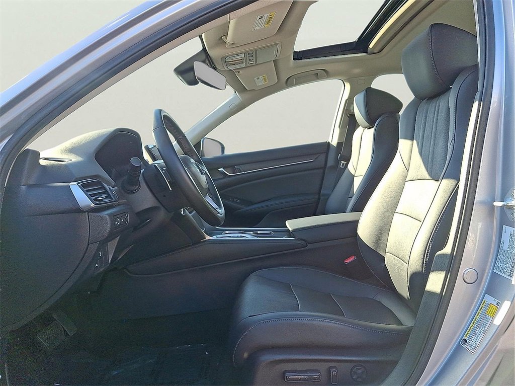 Used 2021 Honda Accord Touring image 14