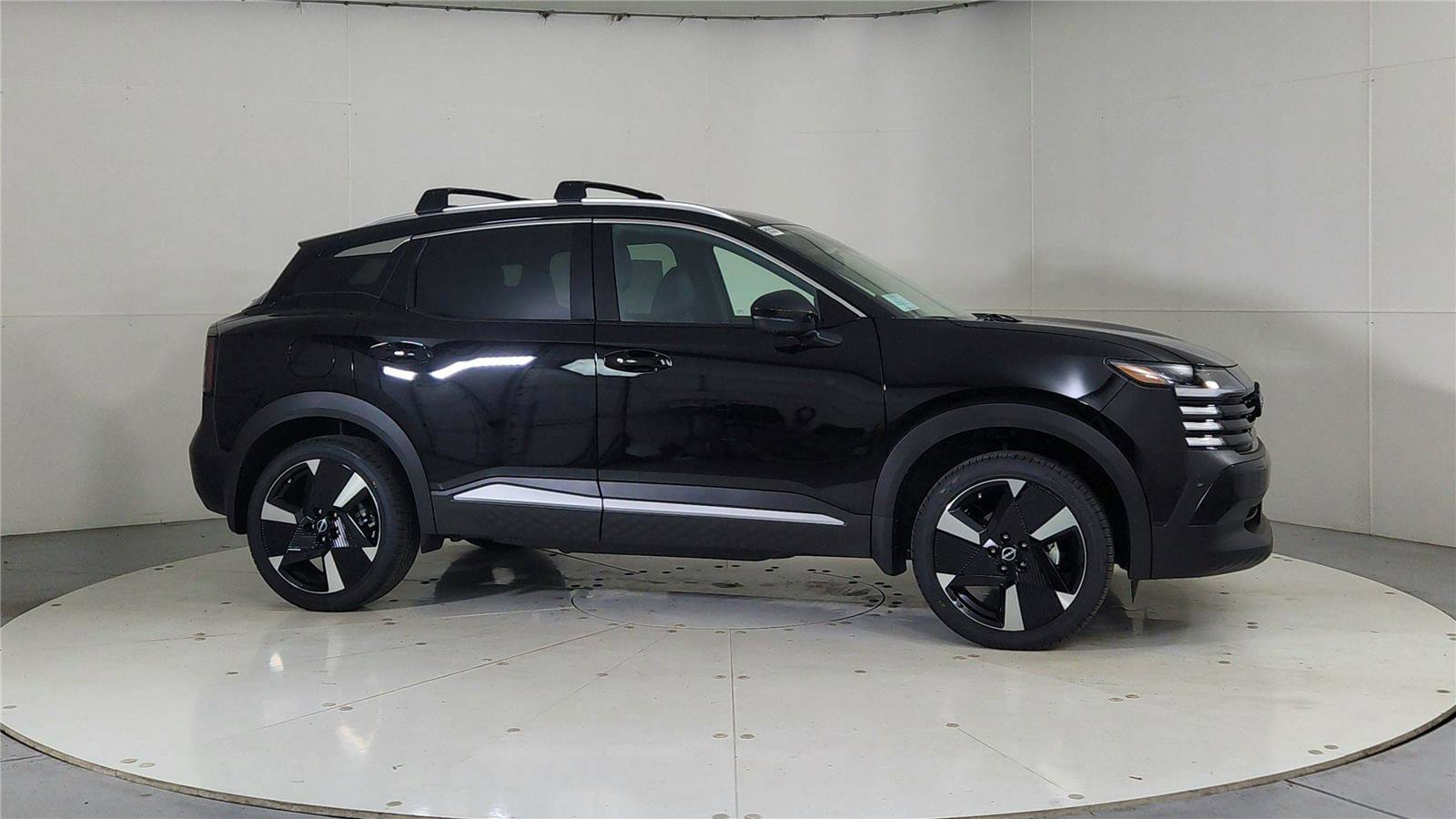 New 2026 Nissan Kicks SR w/ Cold Weather Package image 8