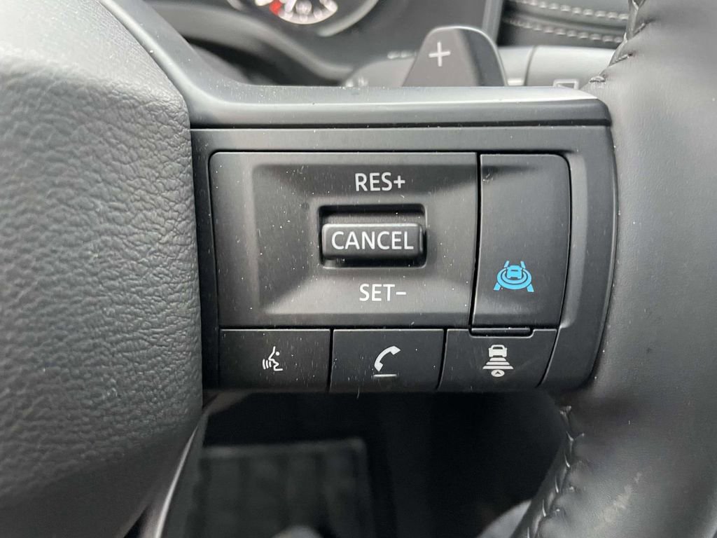 Used 2025 Nissan Rogue SV w/ SV Premium Package image 37