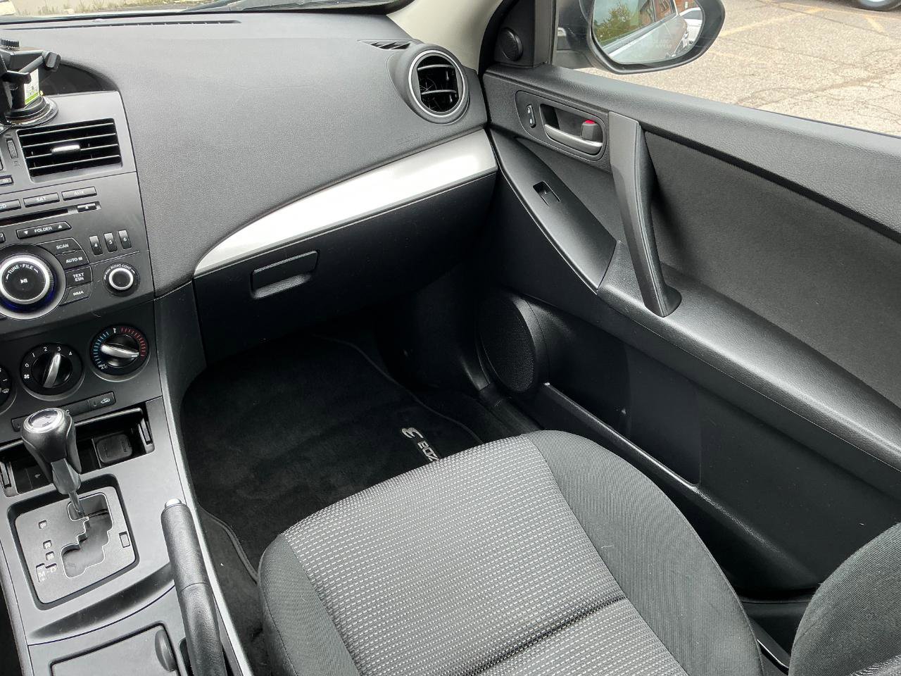 Used 2012 MAZDA MAZDA3 i Touring FWD image 17