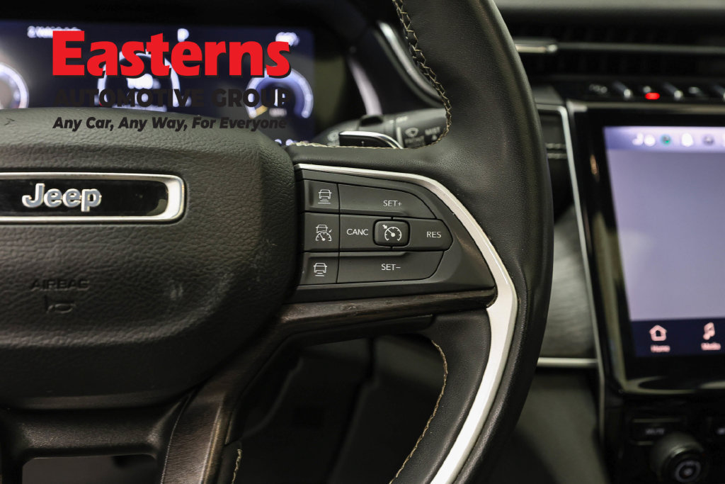 Used 2023 Jeep Grand Cherokee L Limited AWD/4WD image 18