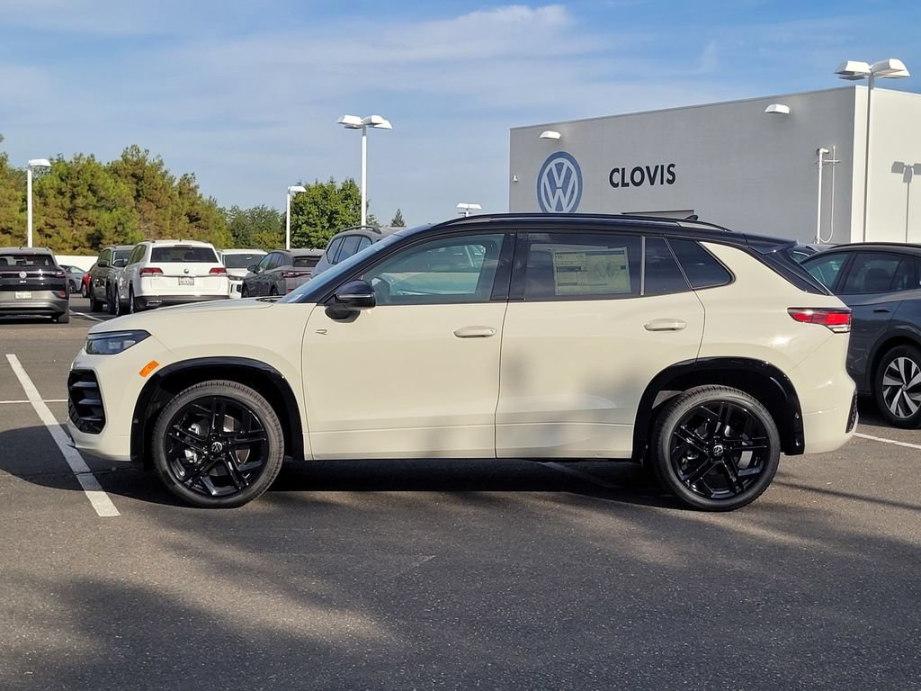 New 2026 Volkswagen Tiguan SE R-Line AWD/4WD image 8