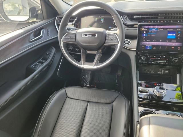 Used 2023 Jeep Grand Cherokee 4WD 4xe w/ Luxury Tech Group II image 10
