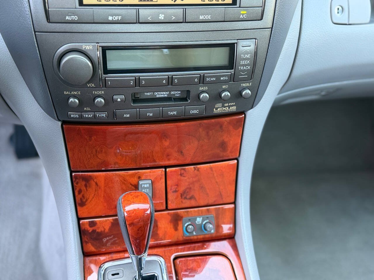 Used 2003 Lexus LS 430 RWD image 32
