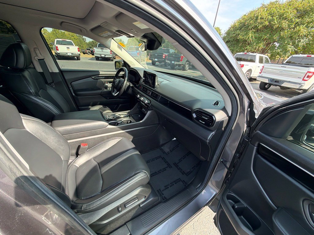 Used 2025 Honda Pilot Touring image 41