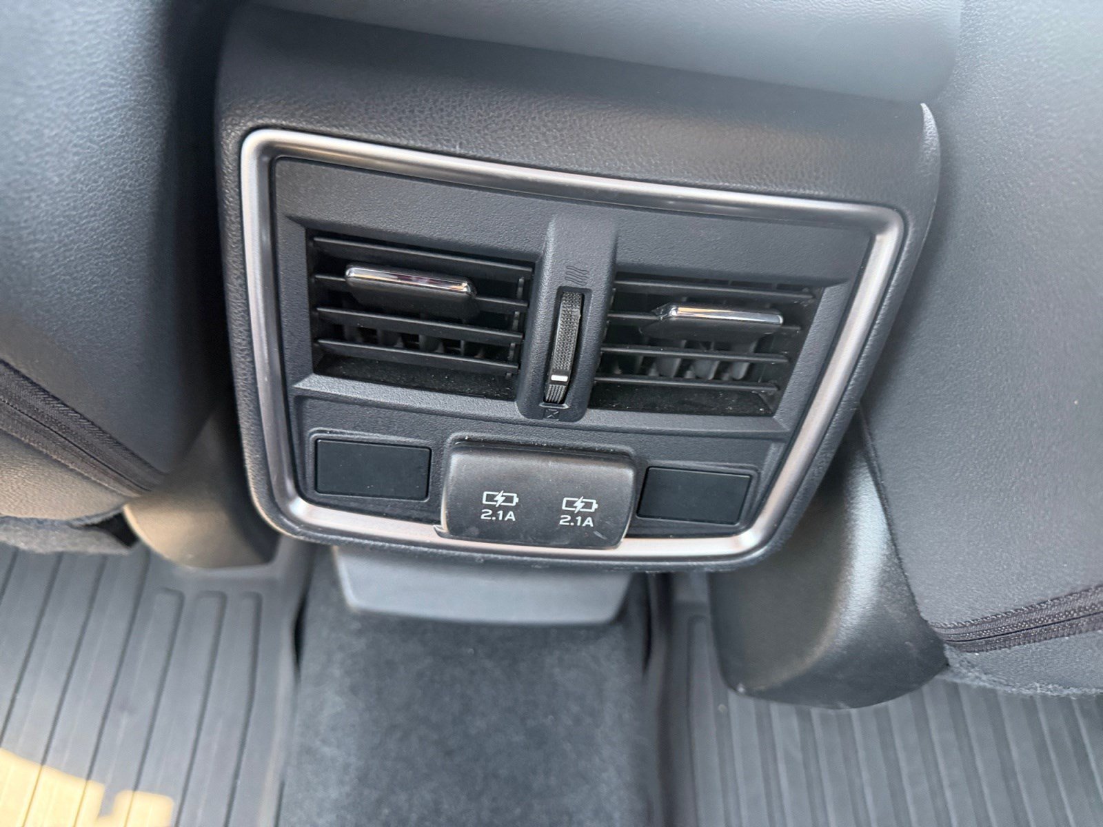 Used 2019 Subaru Forester Premium AWD/4WD image 32