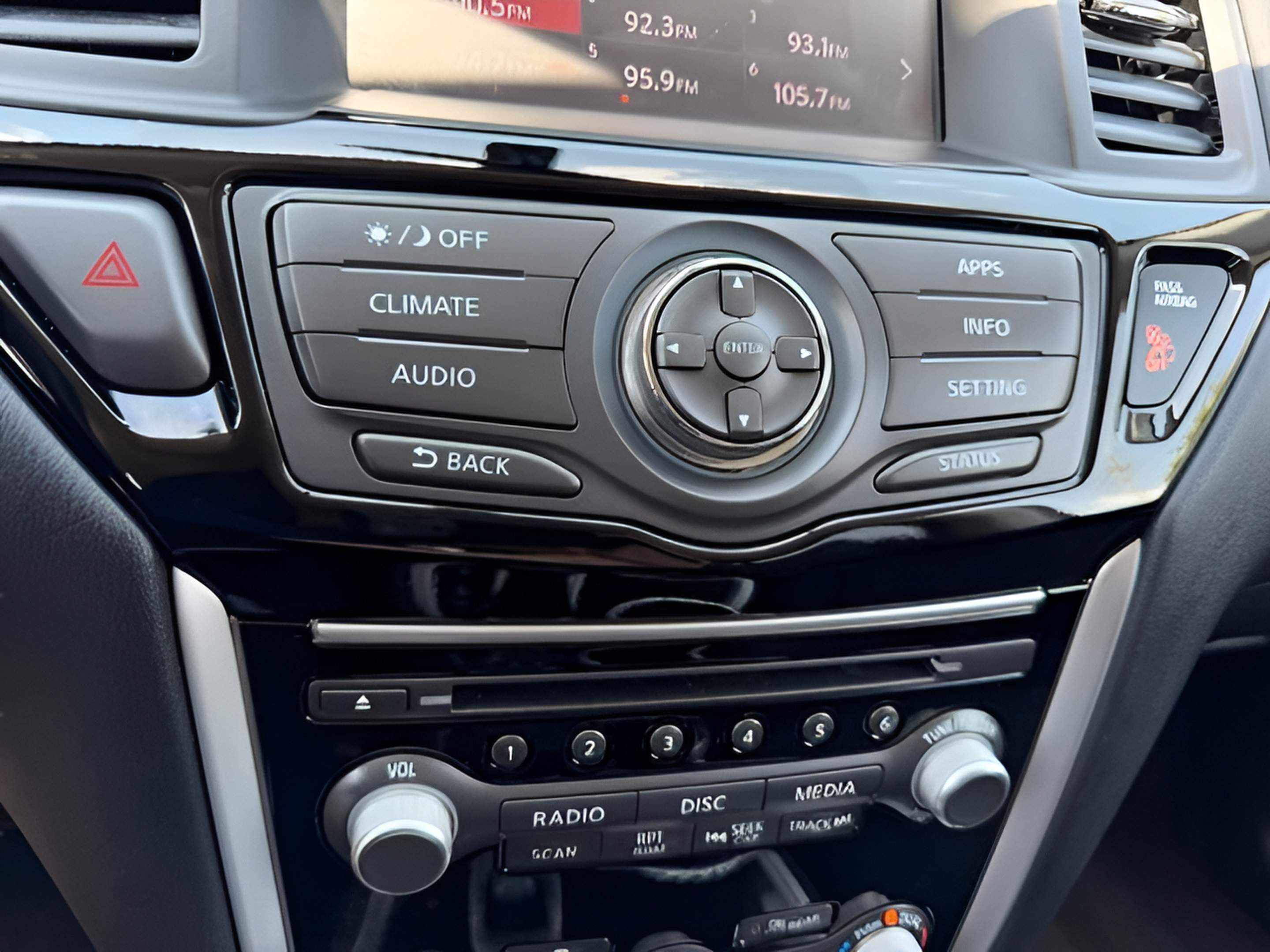 Used 2018 Nissan Pathfinder S AWD/4WD image 18