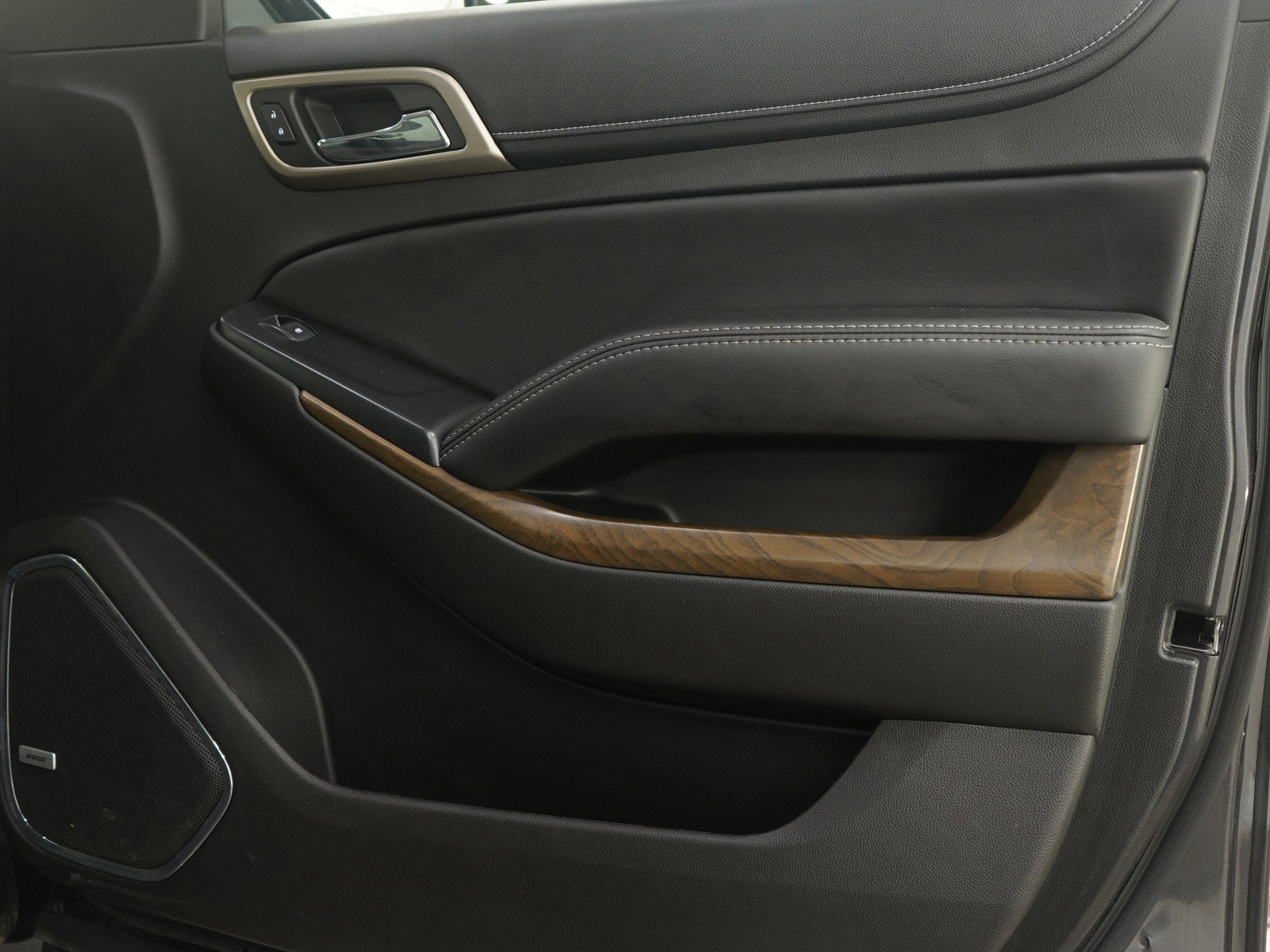 Used 2018 GMC Yukon XL Denali w/ Open Road Package image 9