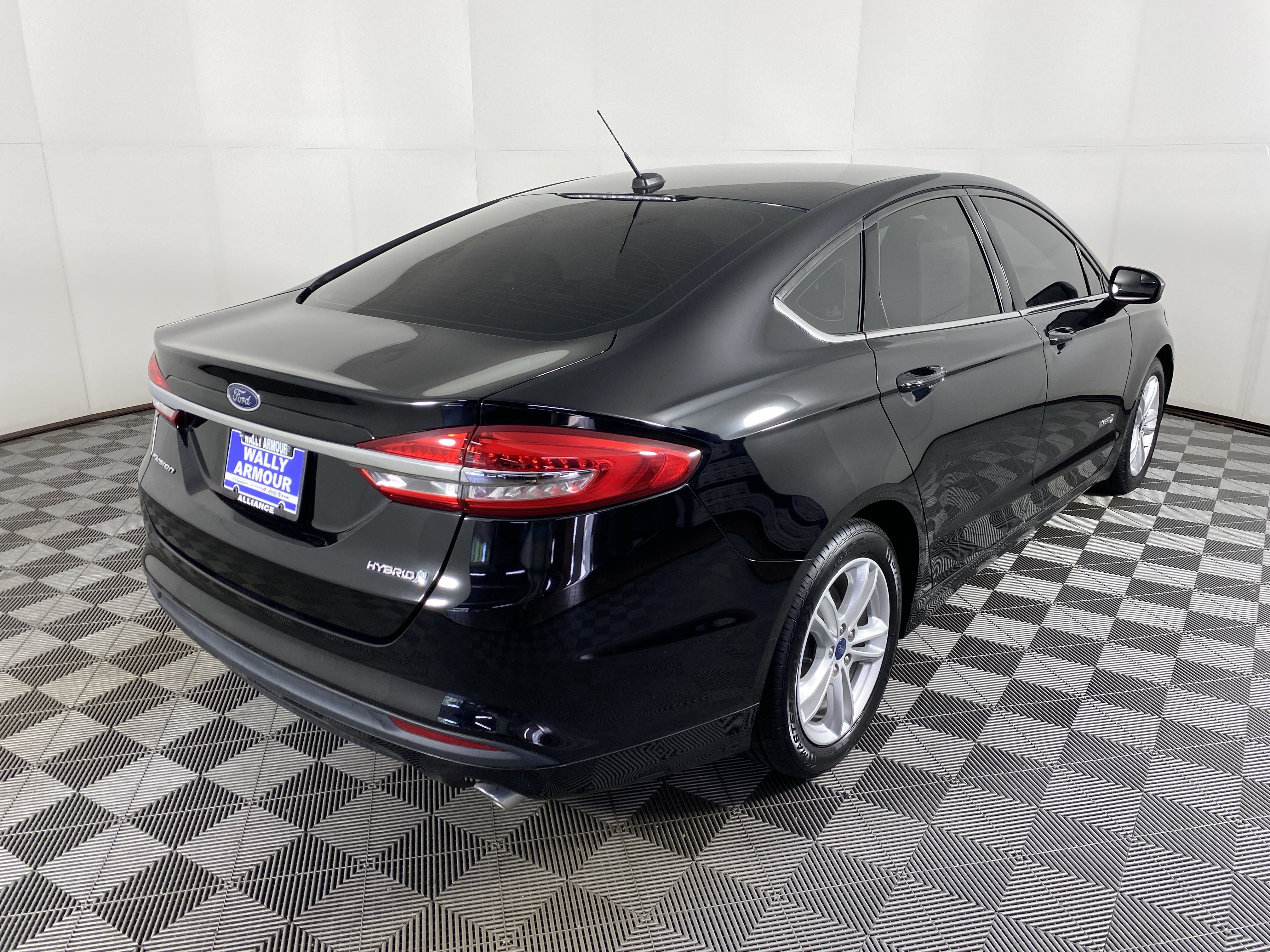Used 2018 Ford Fusion S FWD image 6